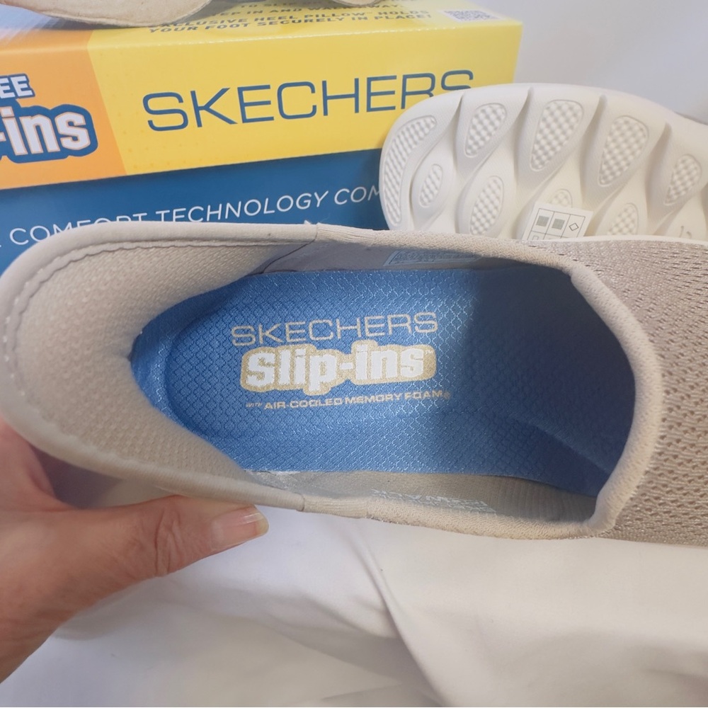 Skechers Woman's Hands Free Slip In Go Walk Flex Relish Sneakers SZ 8 Taupe NWT - Picture 9 of 12